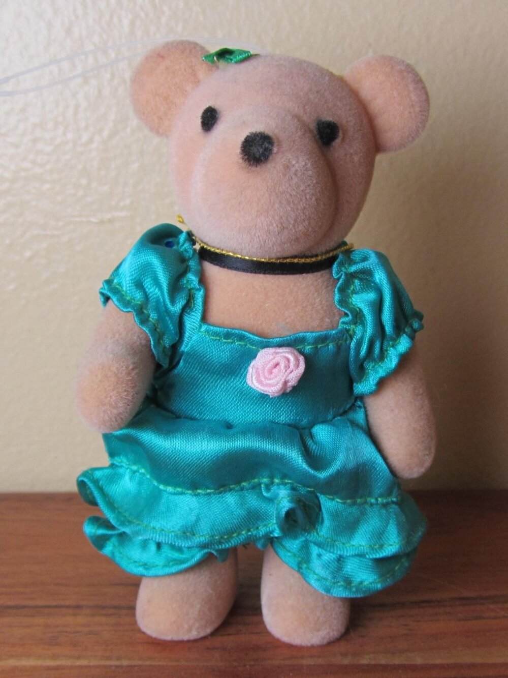 flocked scarlet o'beara VIB ornament vintage 1990 (W6669)